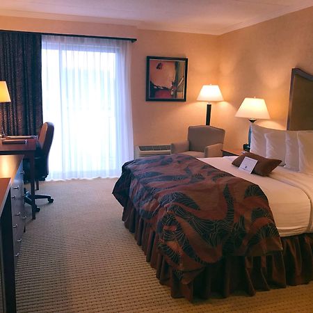 Best Western Plus Oswego Hotel And Conference Center Экстерьер фото
