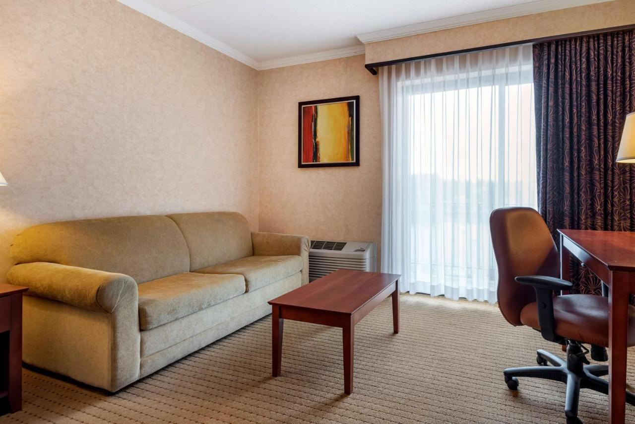 Best Western Plus Oswego Hotel And Conference Center Экстерьер фото