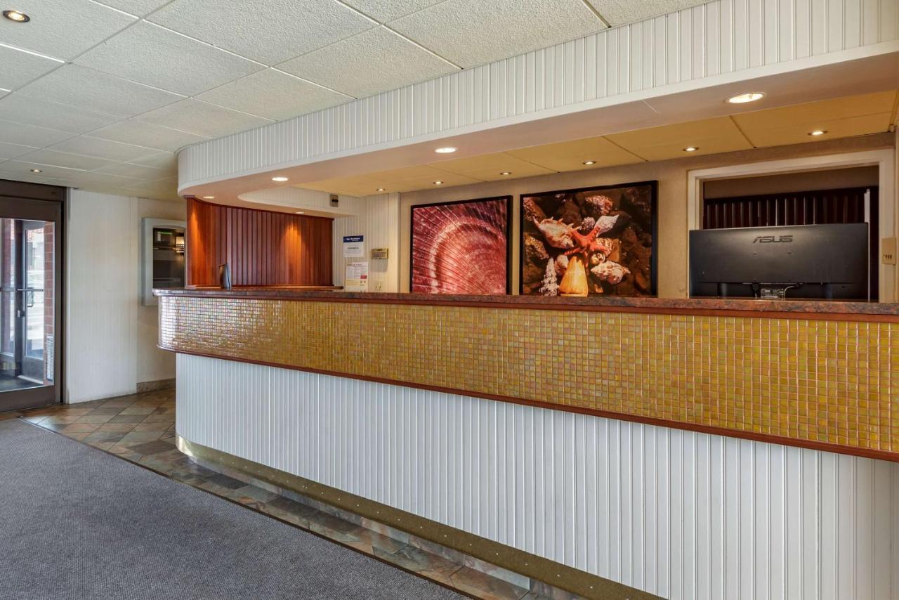 Best Western Plus Oswego Hotel And Conference Center Экстерьер фото