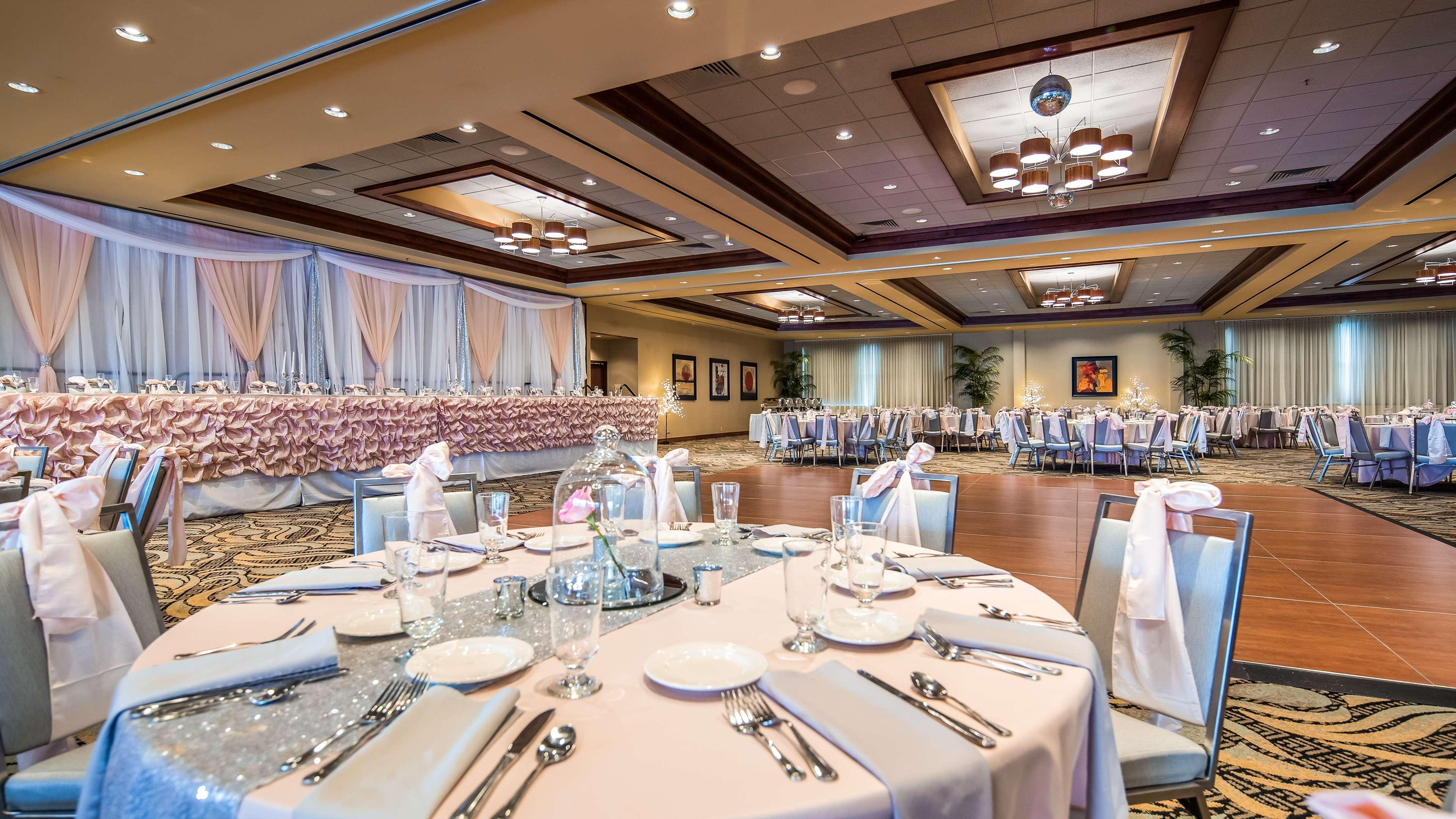 Best Western Plus Oswego Hotel And Conference Center Экстерьер фото
