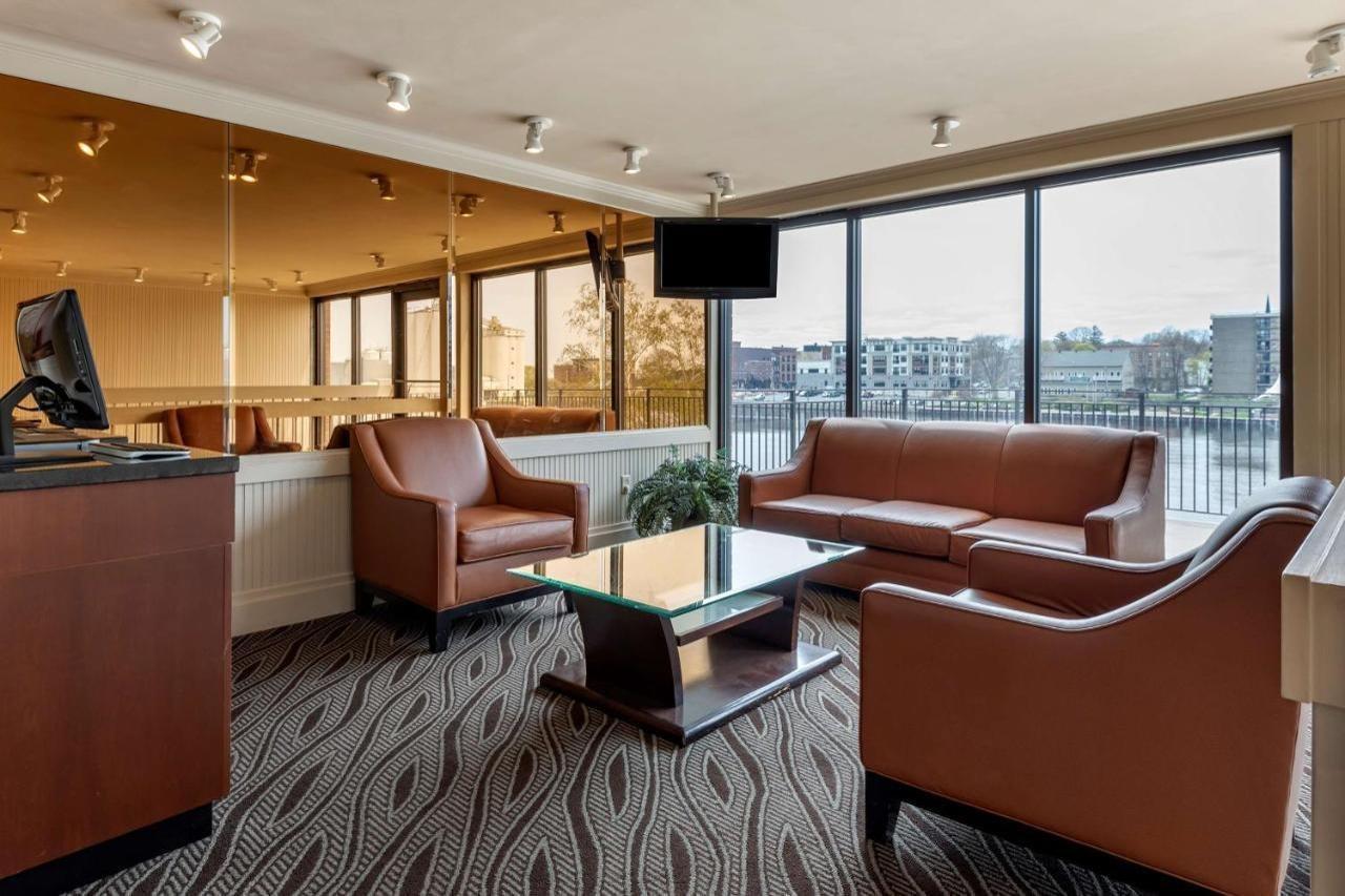 Best Western Plus Oswego Hotel And Conference Center Экстерьер фото
